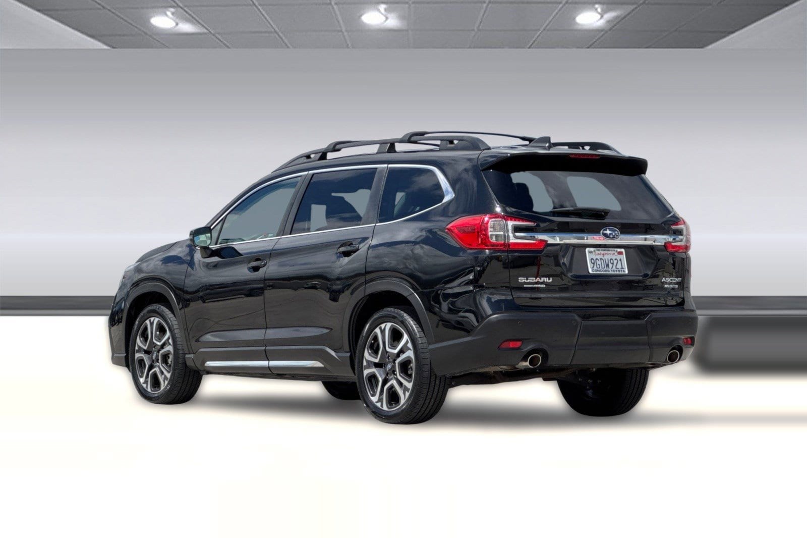 2023 Subaru Ascent Limited photo 3