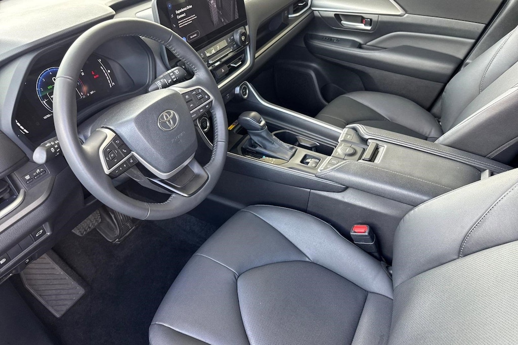 Used 2025 Toyota Grand Highlander XLE SUV