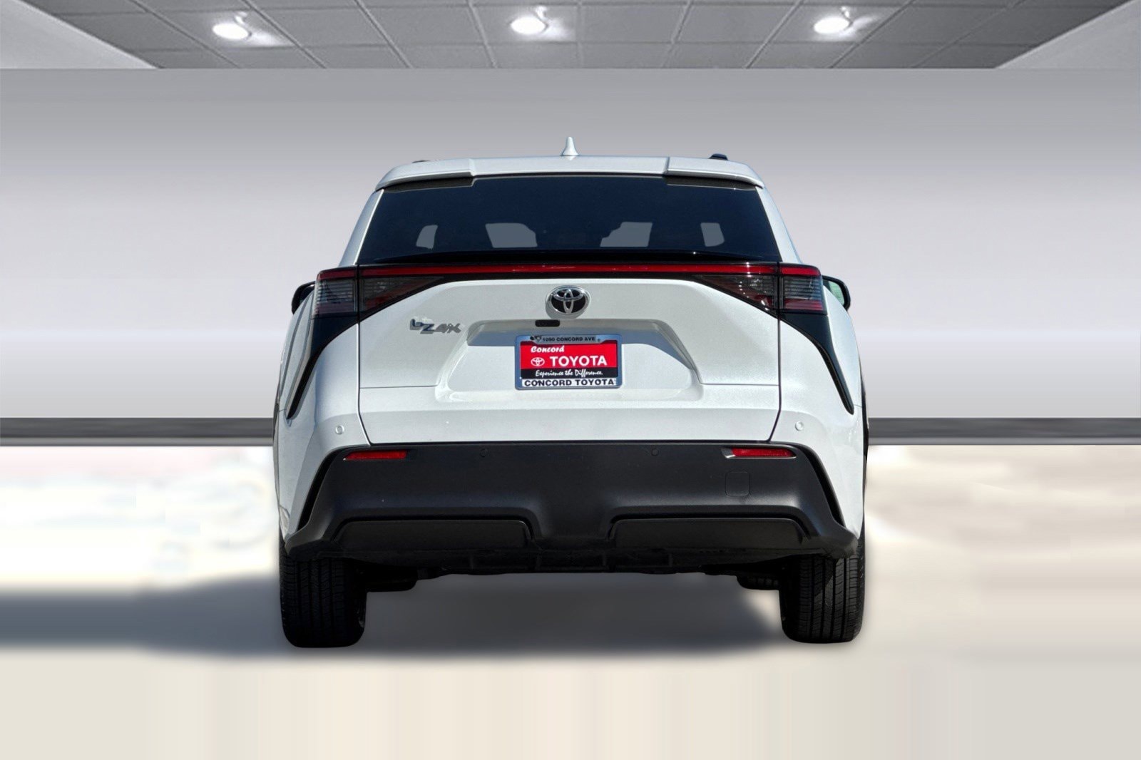 2023 Toyota bZ4X XLE photo 3