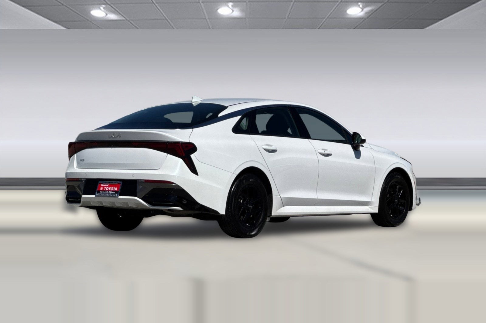2025 Kia K5 LXS photo 2