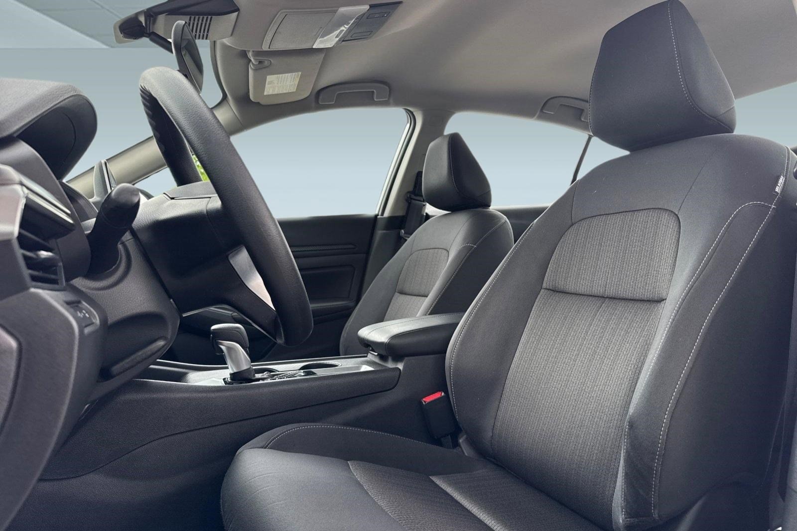 2025 Nissan Altima SV photo 4