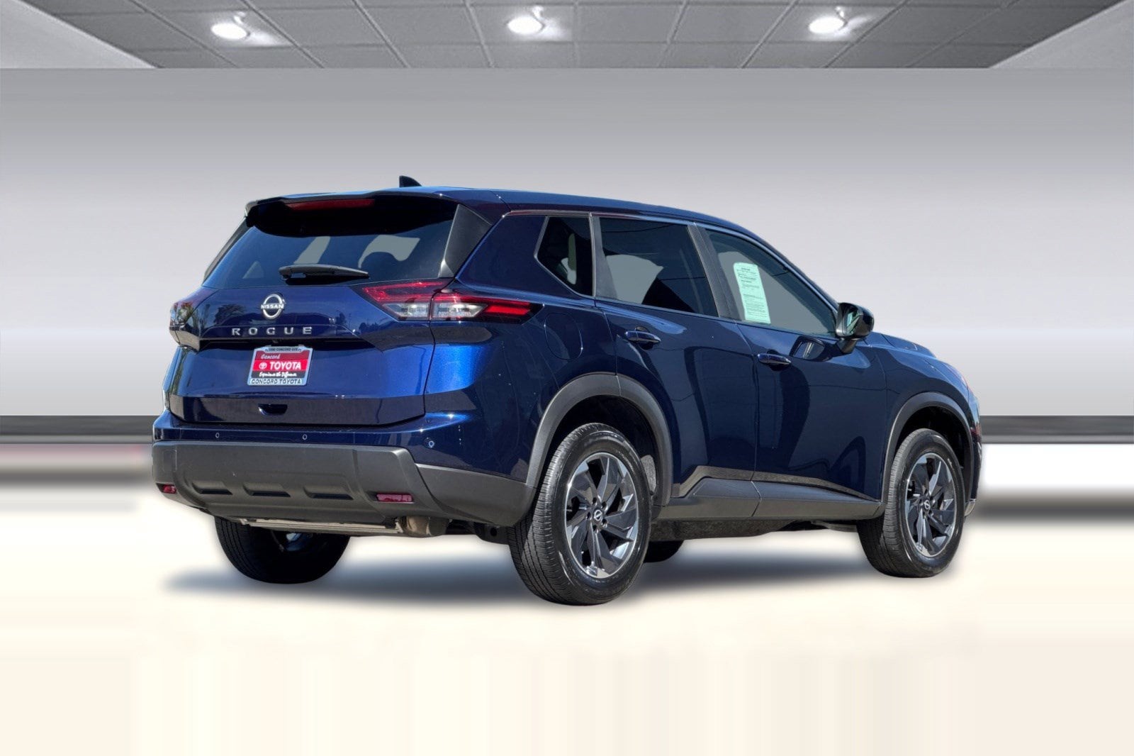 2025 Nissan Rogue SV photo 2