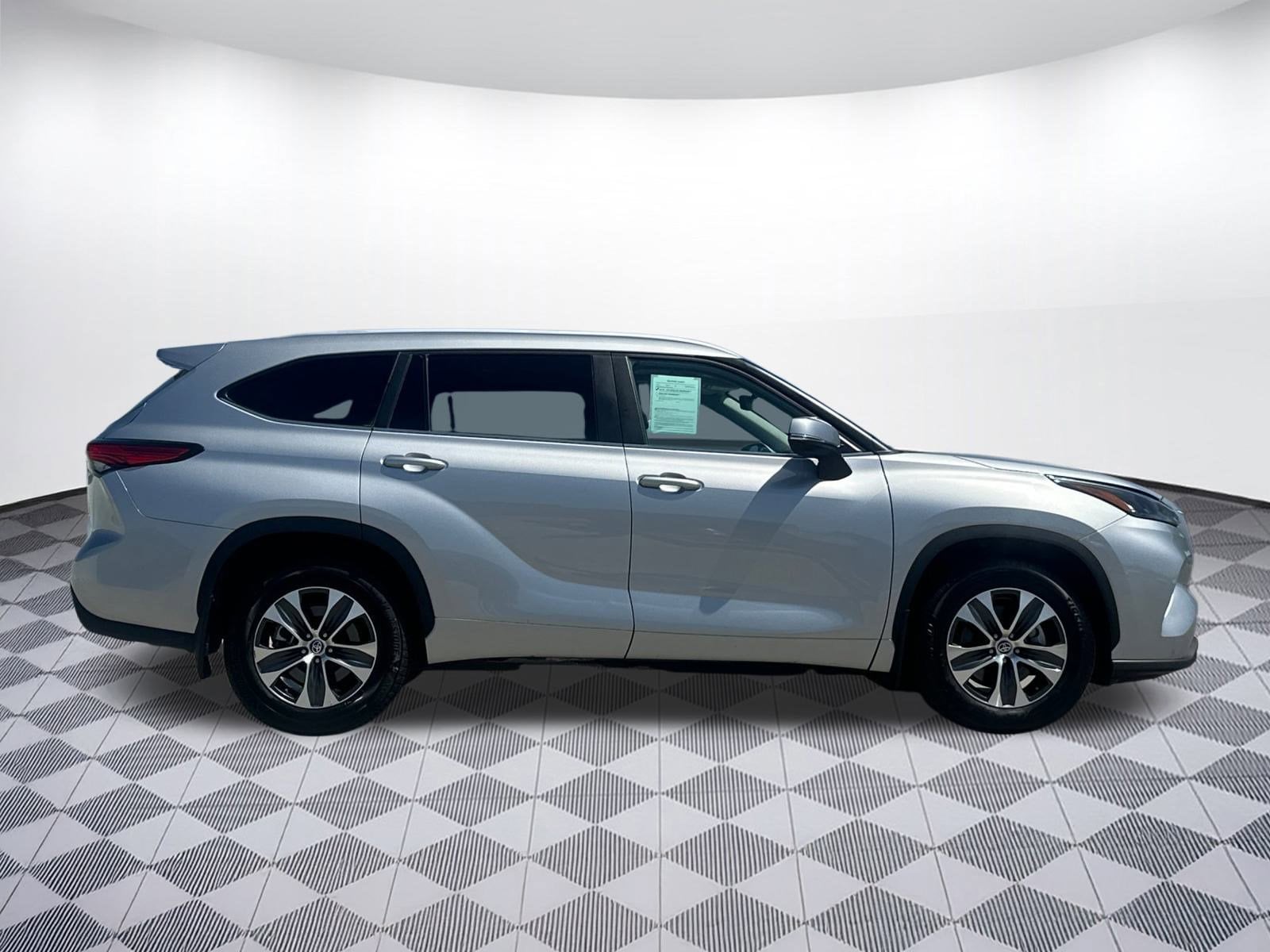 Used 2023 Toyota Highlander XLE with VIN 5TDKDRBH1PS032936 for sale in Concord, CA