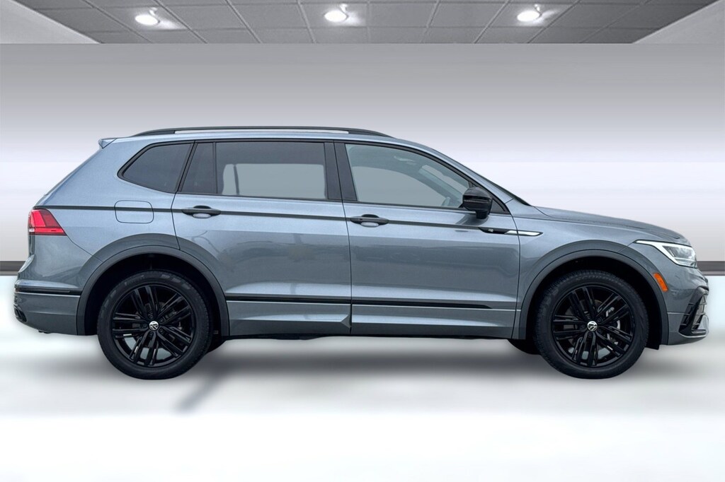 Used 2022 Volkswagen Tiguan SE R-Line Black SUV