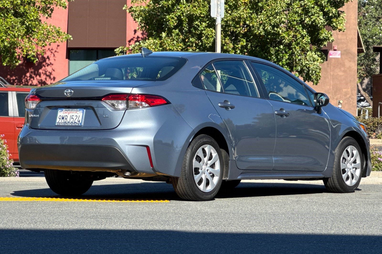 2024 Toyota Corolla LE photo 3