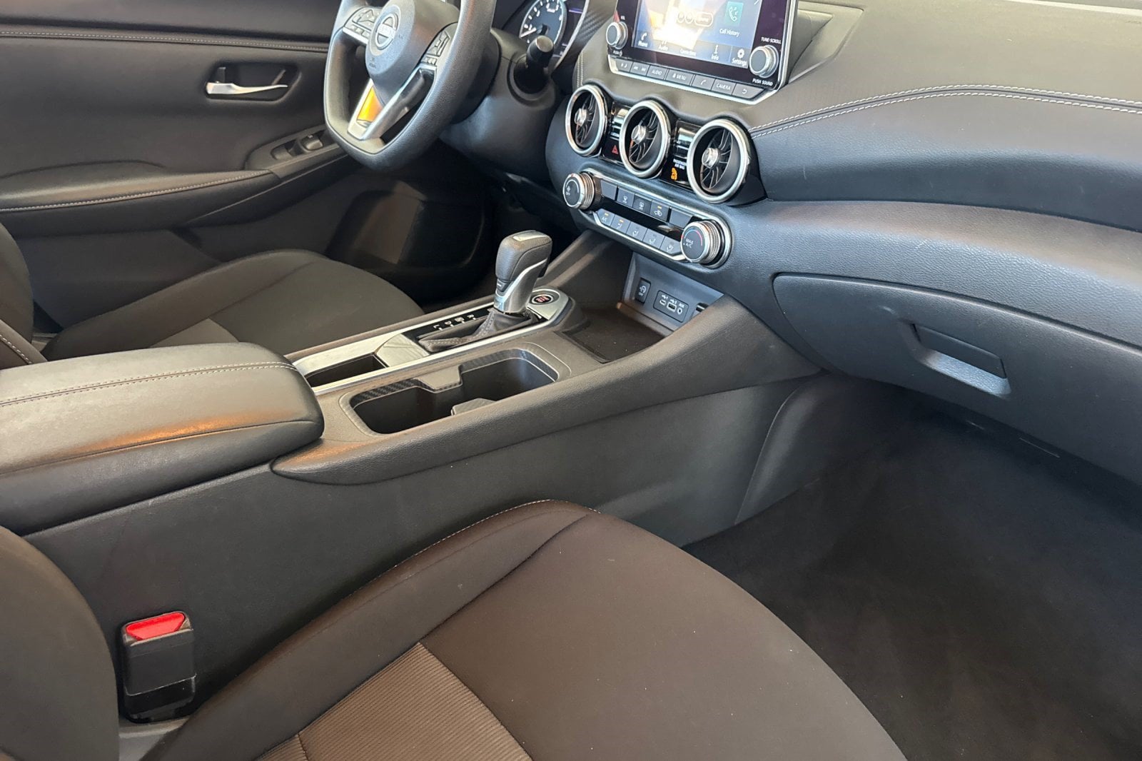 2025 Nissan Sentra SV - Photo 32