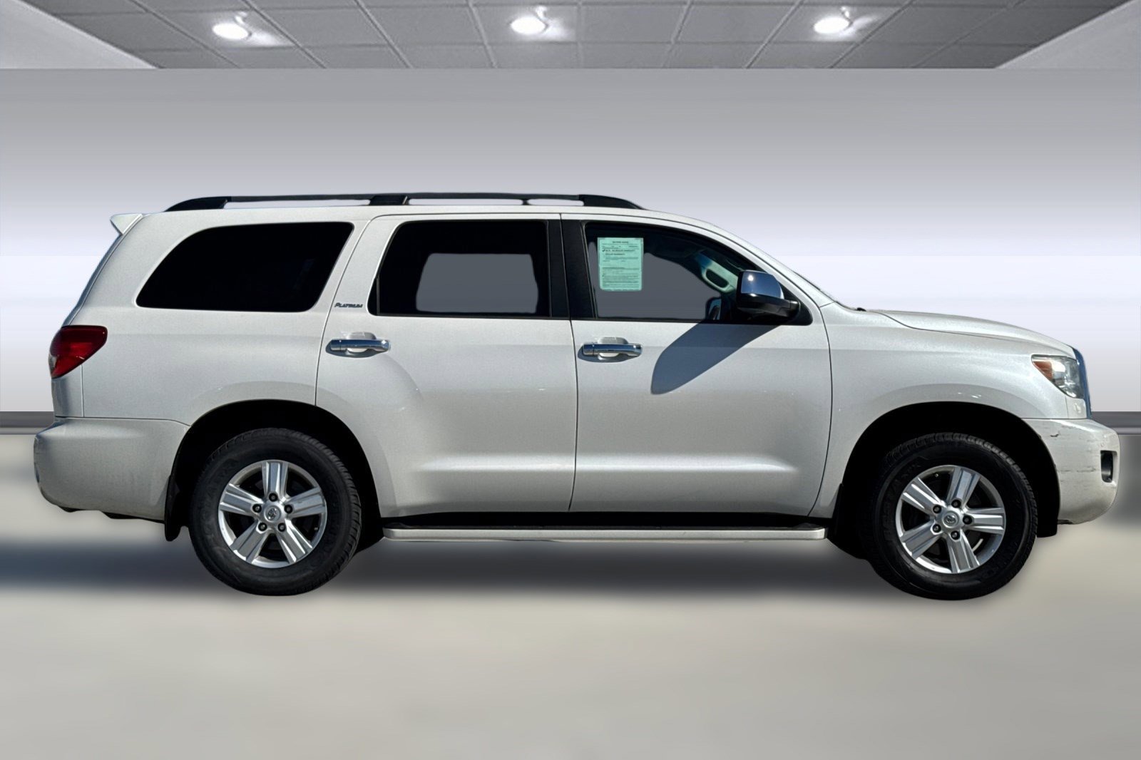 2015 Toyota Sequoia Platinum photo 2