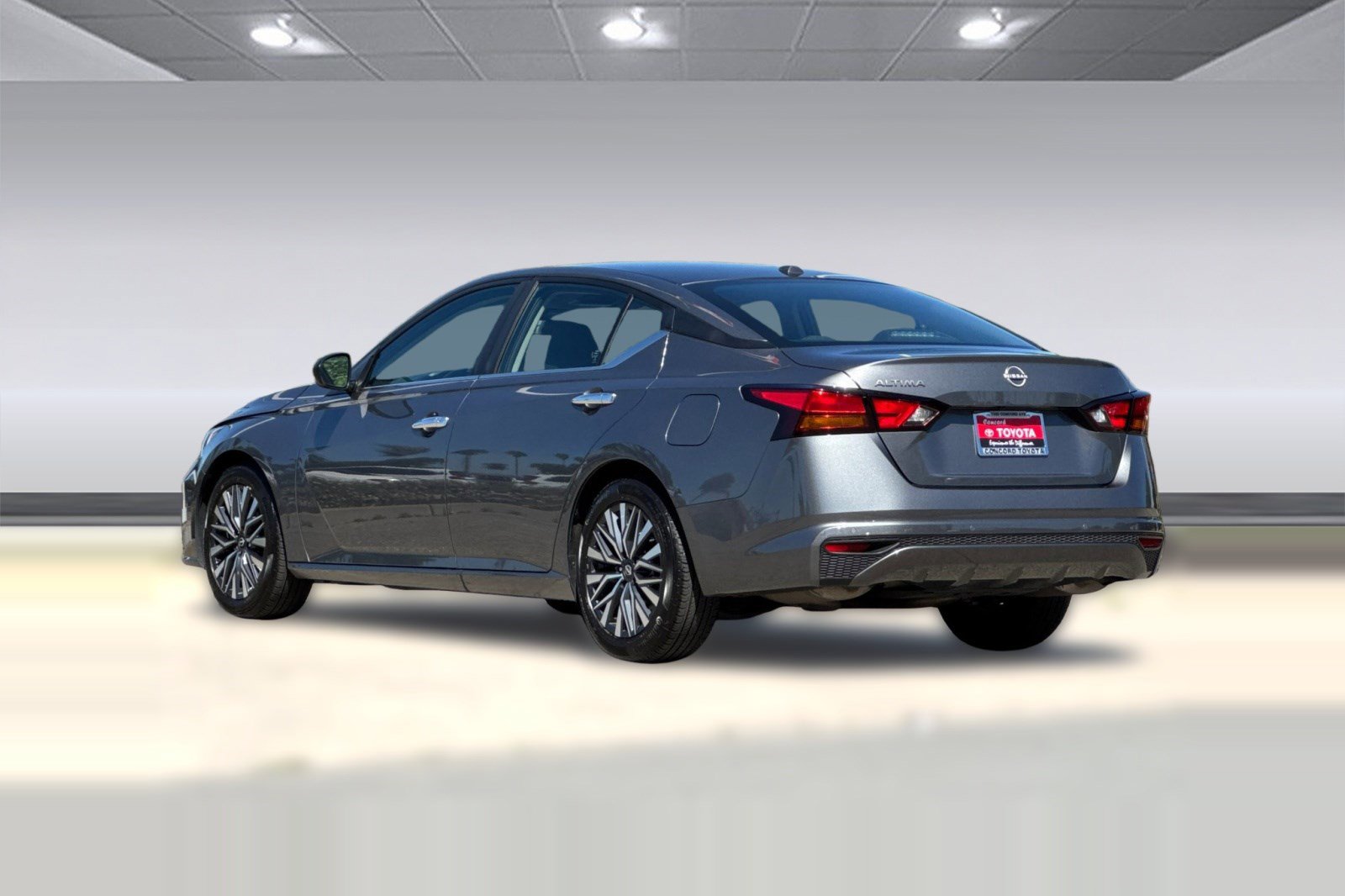 2025 Nissan Altima SV photo 6