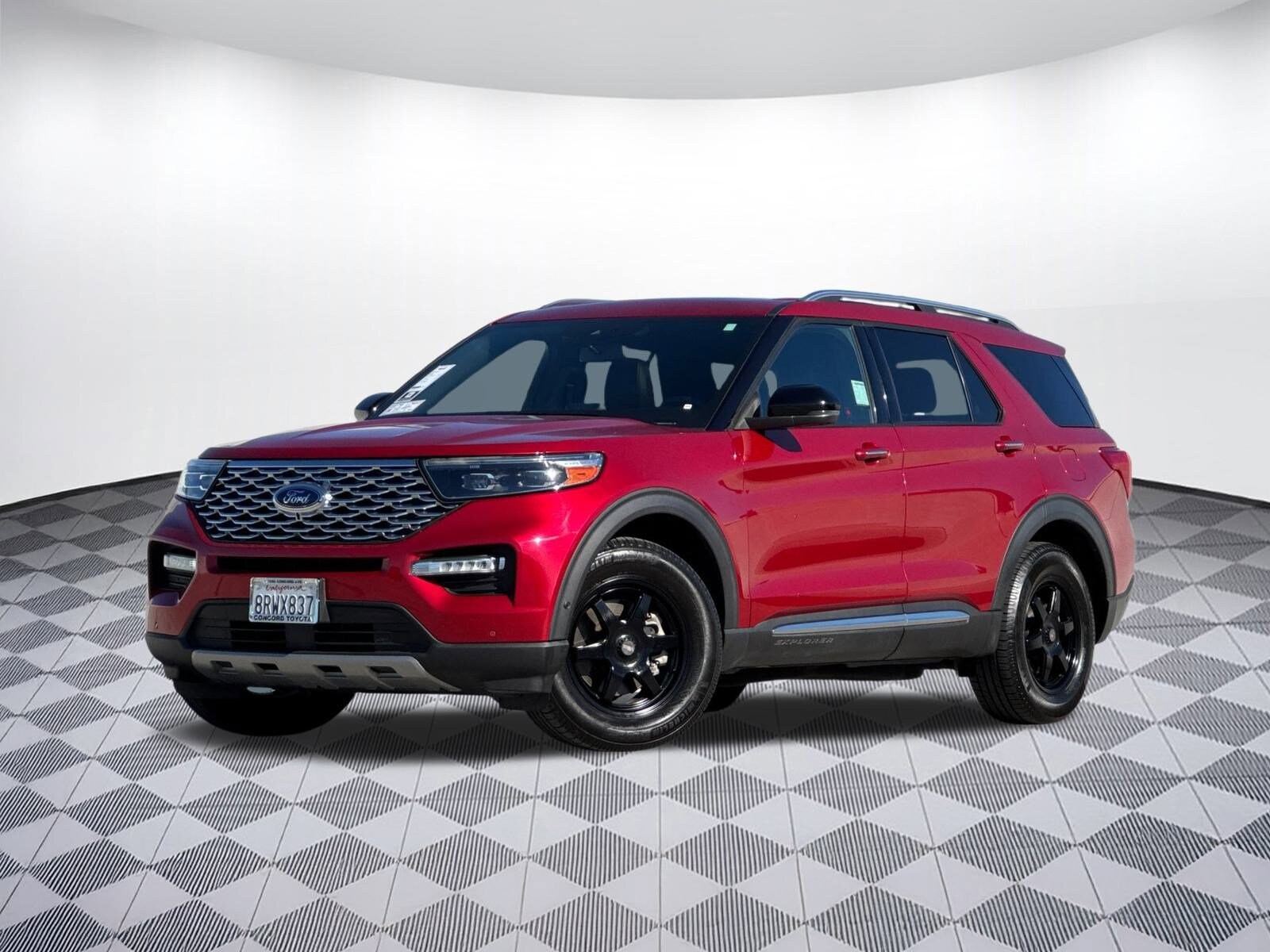 2020 Ford Explorer Platinum photo 2