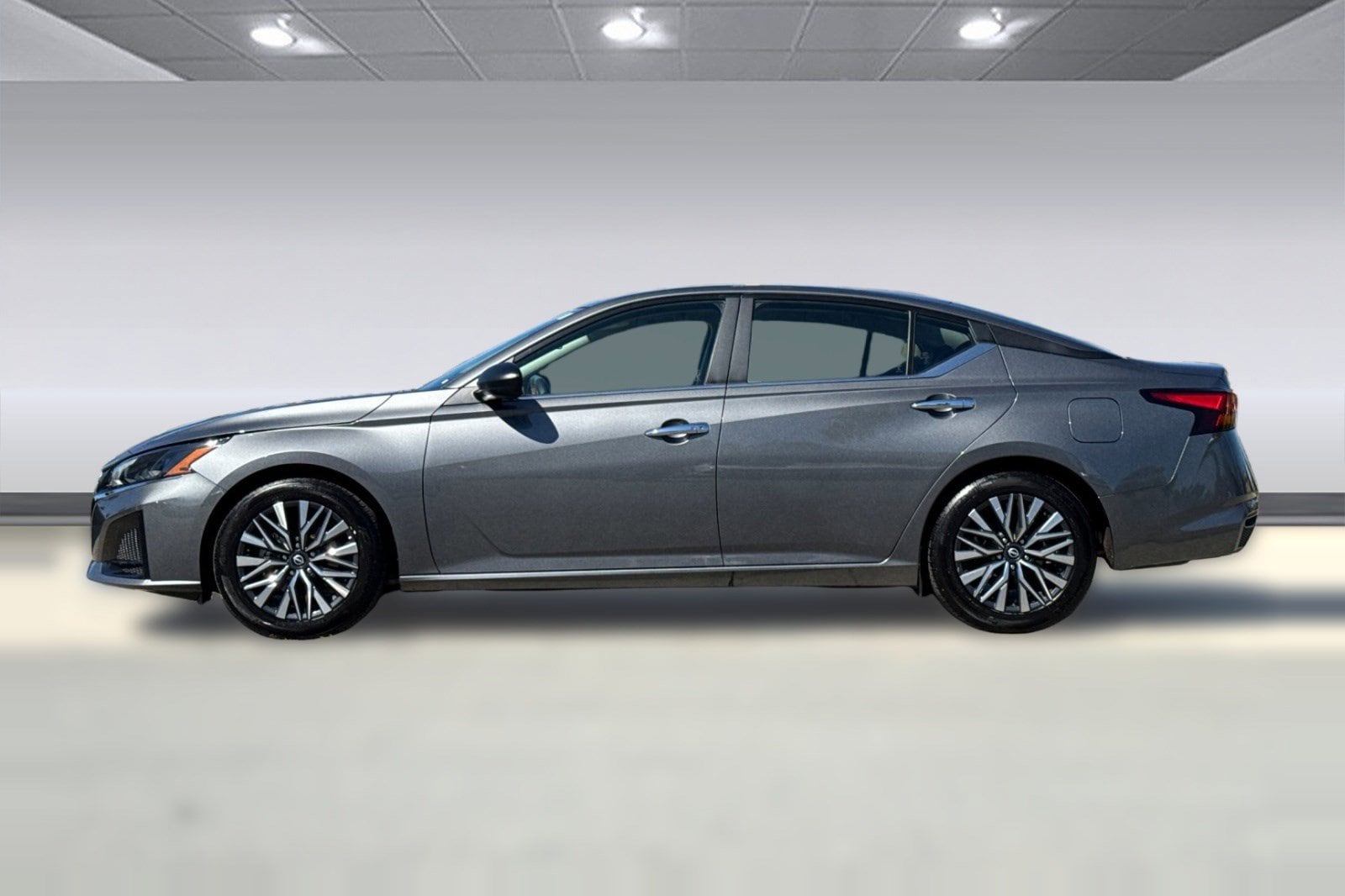 2025 Nissan Altima SV photo 5