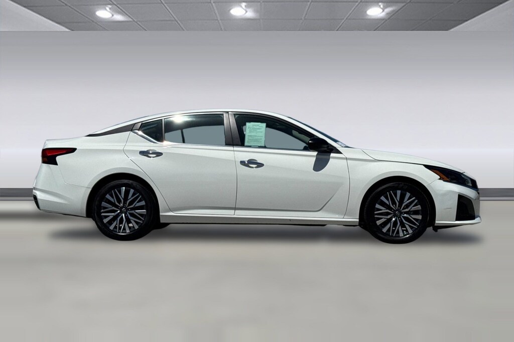 Used 2025 Nissan Altima SV Sedan