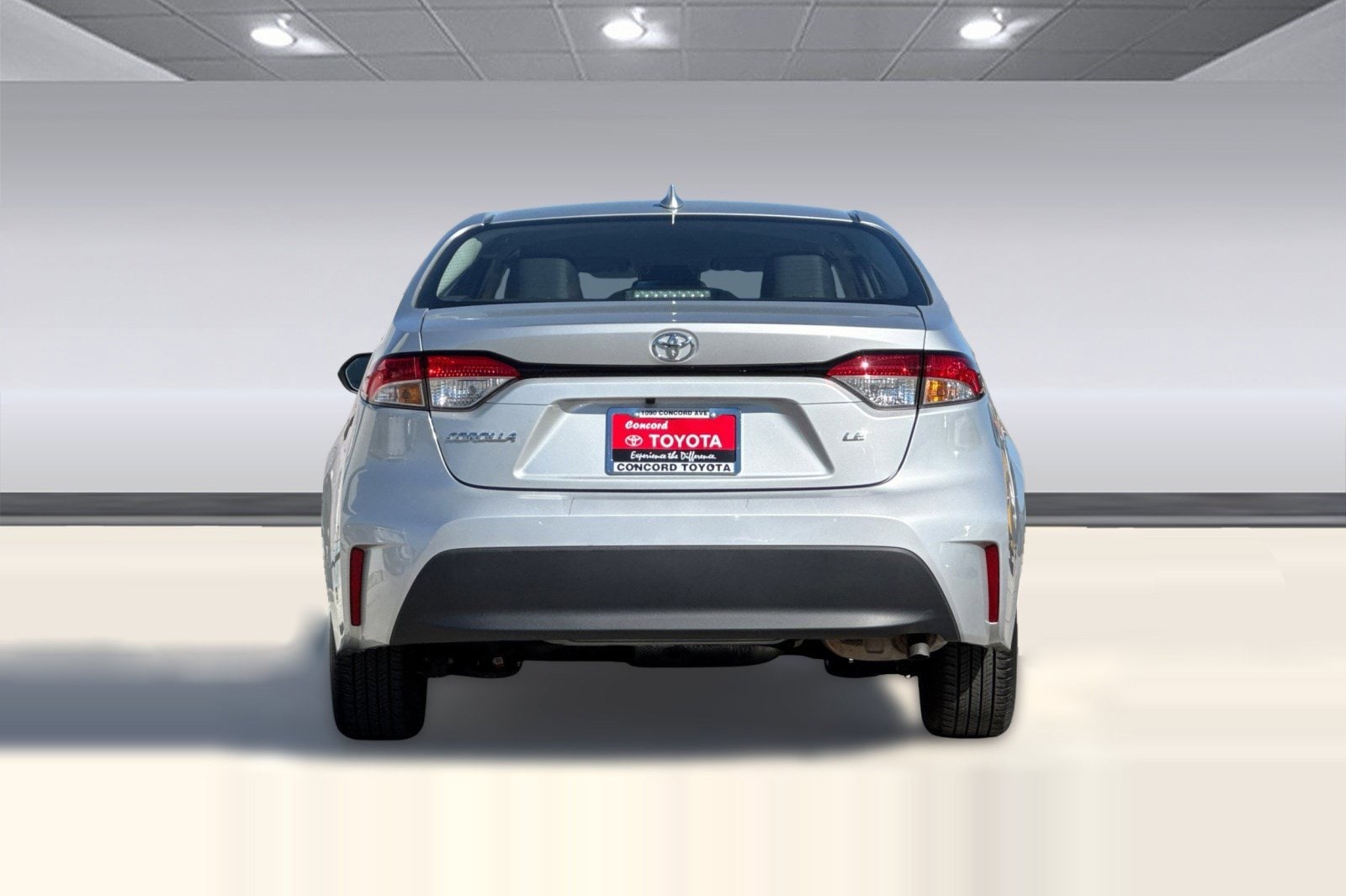 2025 Toyota Corolla LE photo 3