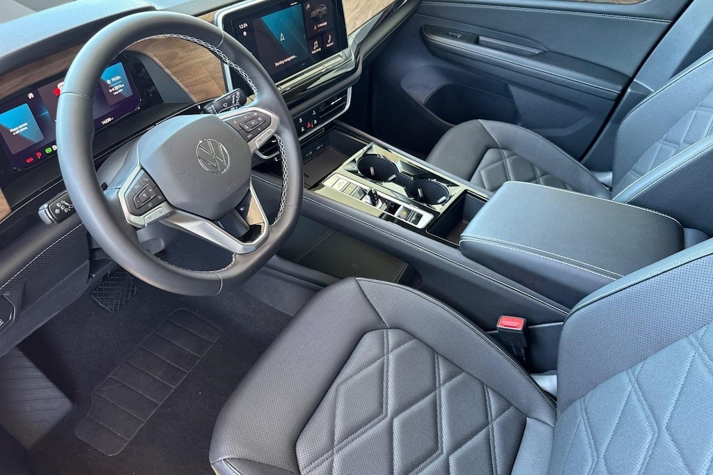 Used 2026 Volkswagen Atlas 2.0T SE w/Technology SUV