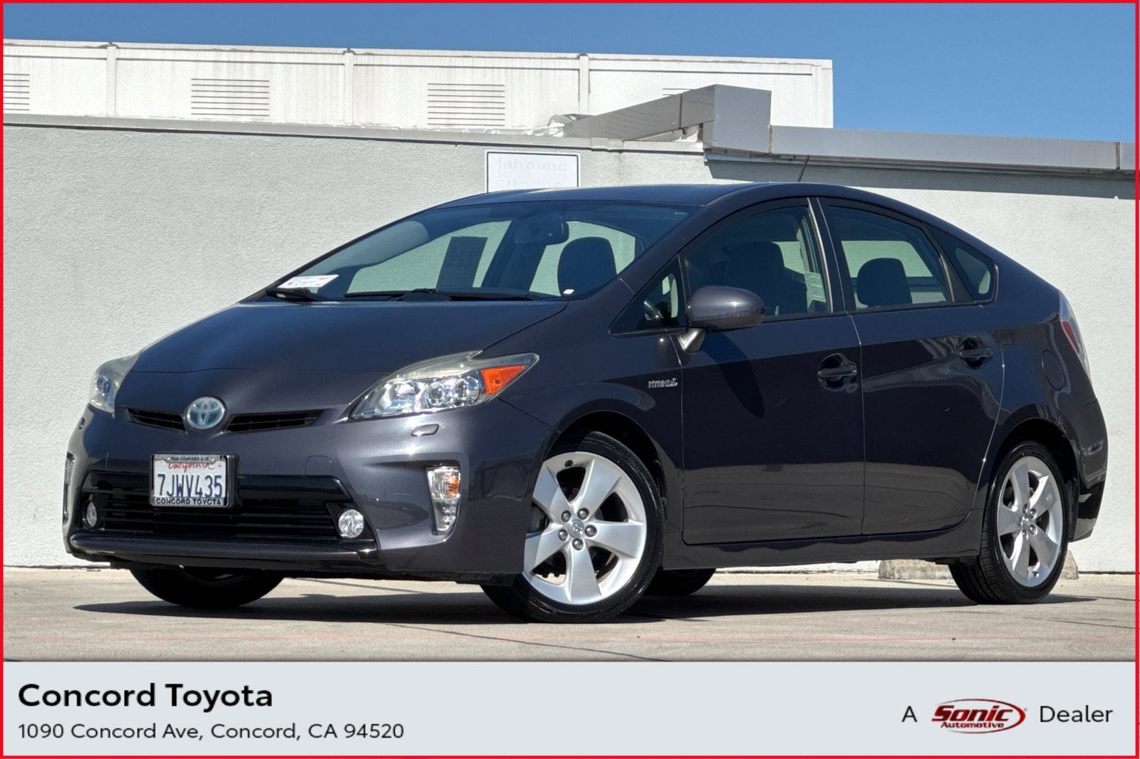 2015 Toyota Prius Five's photo