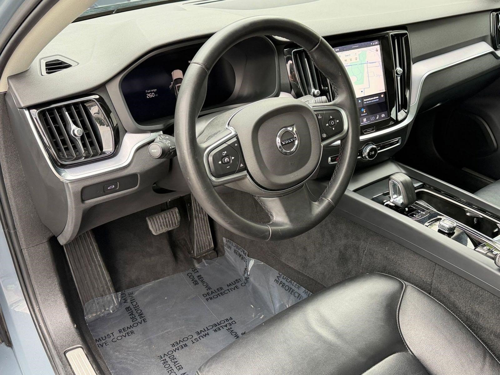 S60 Core Dark Theme Sedan