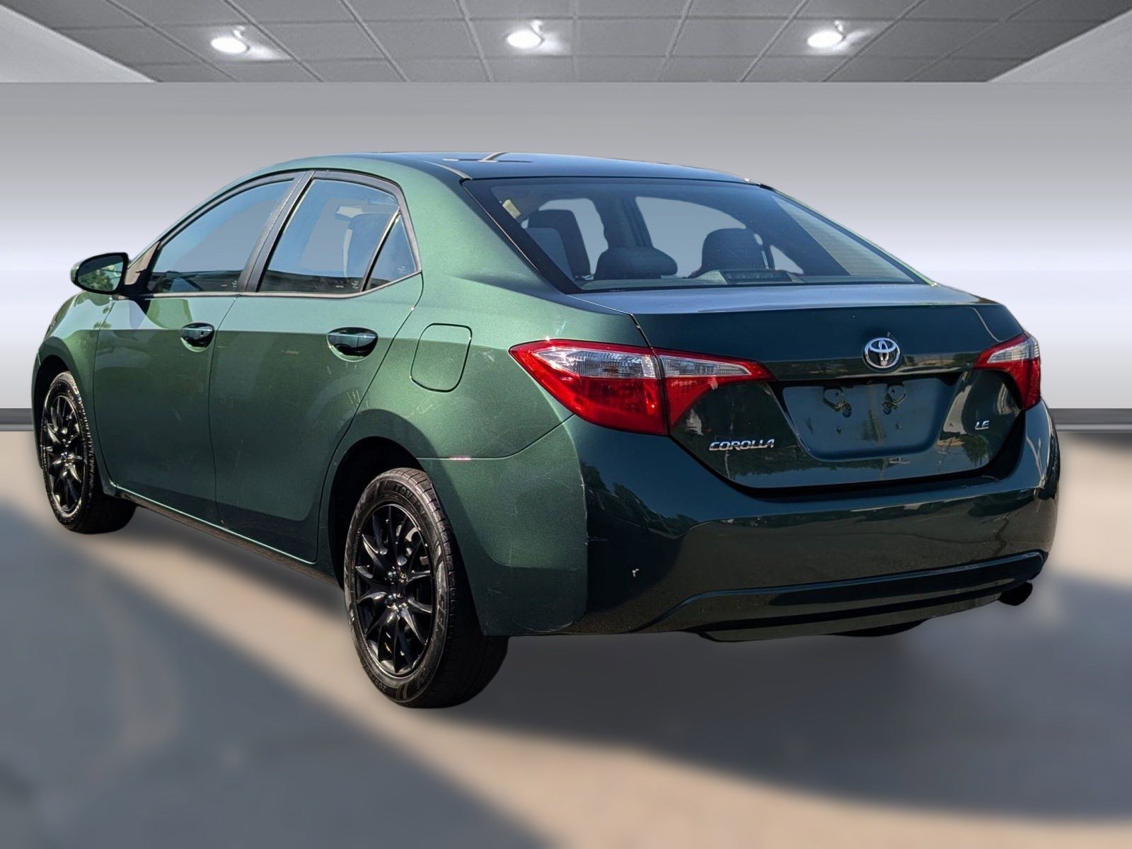 2015 Toyota Corolla LE photo 3