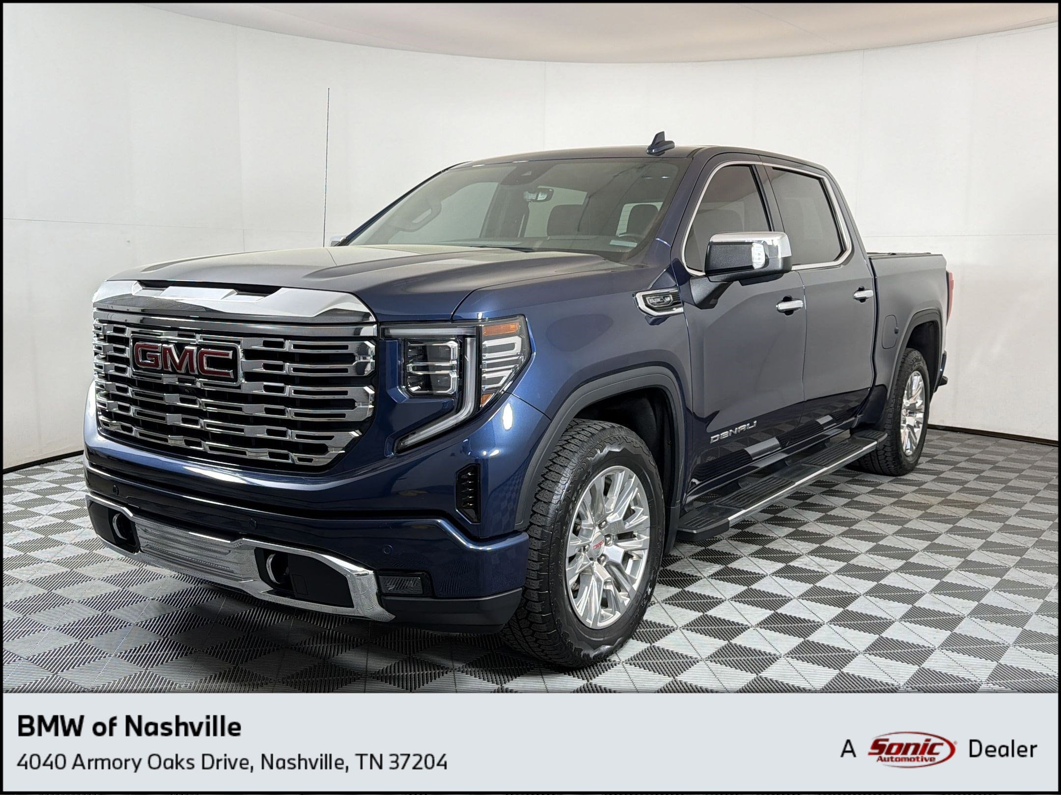 2023 GMC Sierra 4WD Crew Cab Short Box Denali's photo