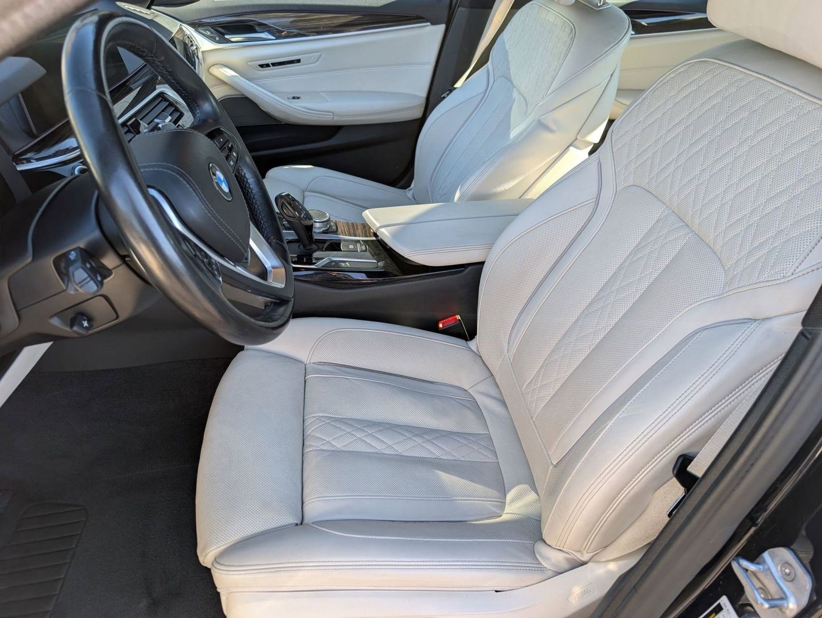 Image of 2020 BMW 530i xDrive Sedan