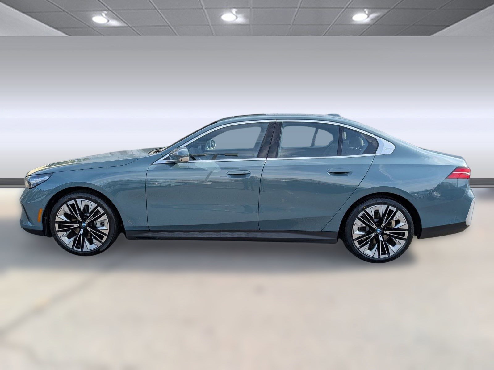 2025 Bmw 530i Sedan photo 2