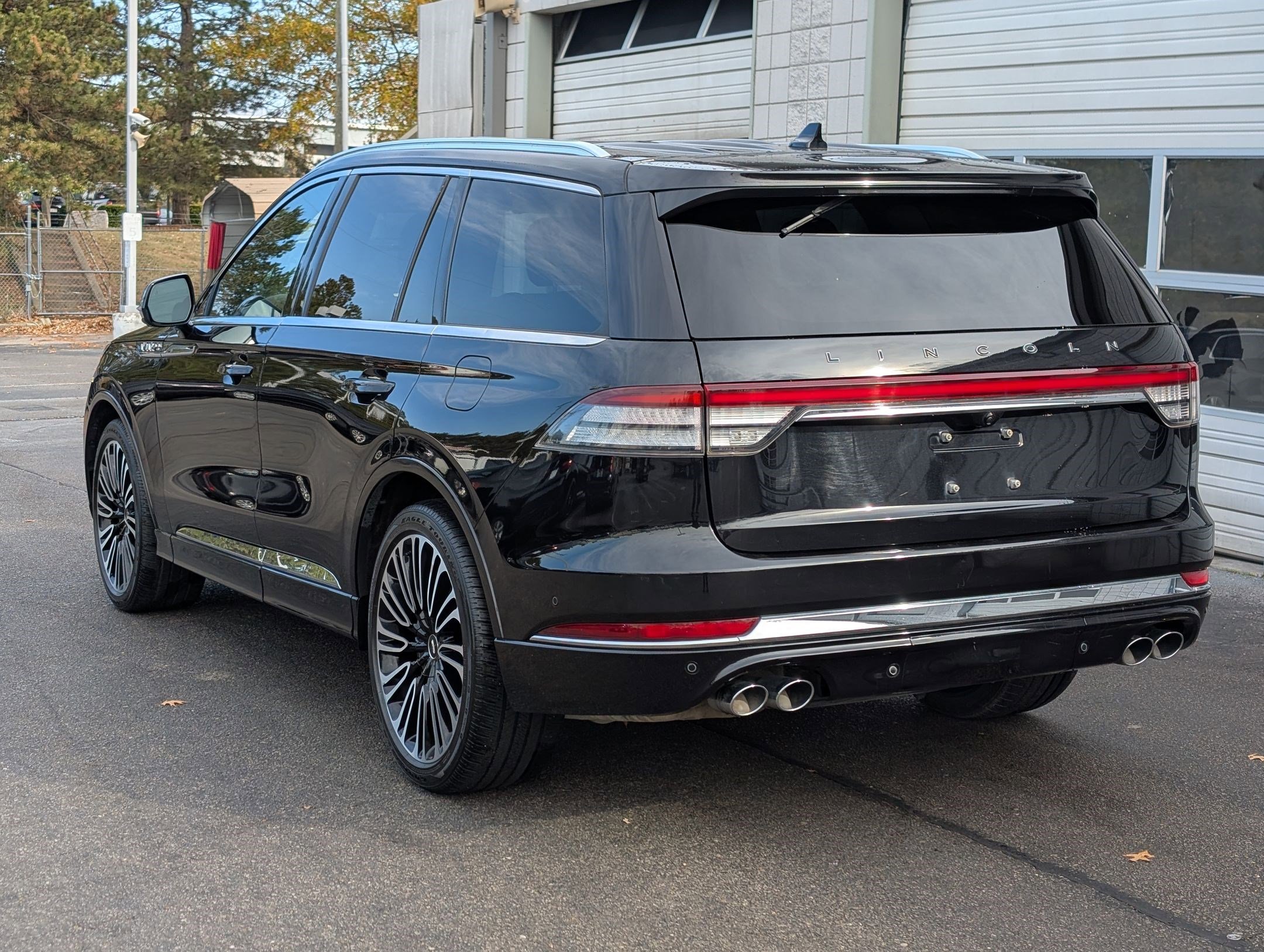 2022 Lincoln Aviator Black Label photo 2
