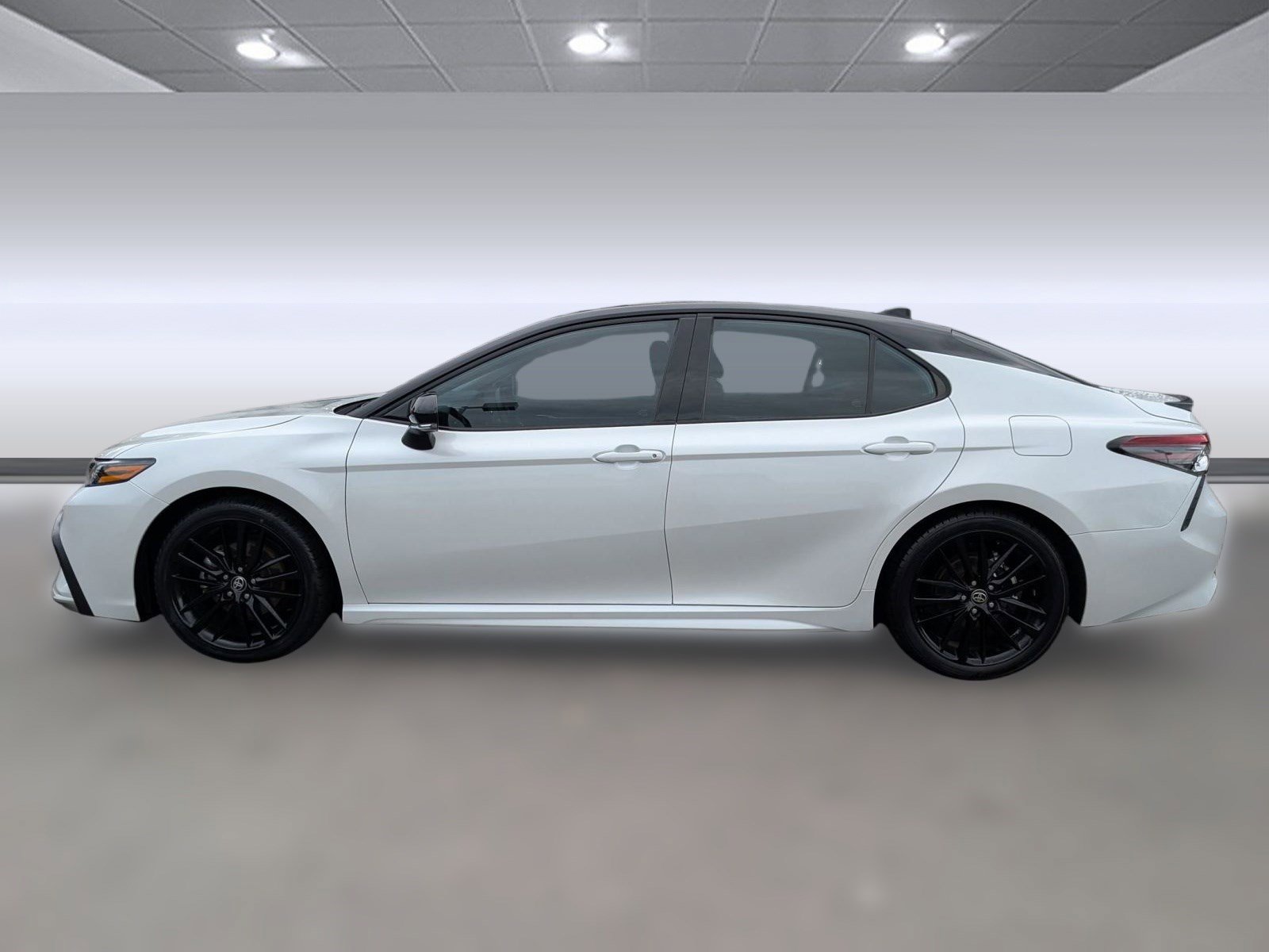 2023 Toyota Camry XSE photo 2