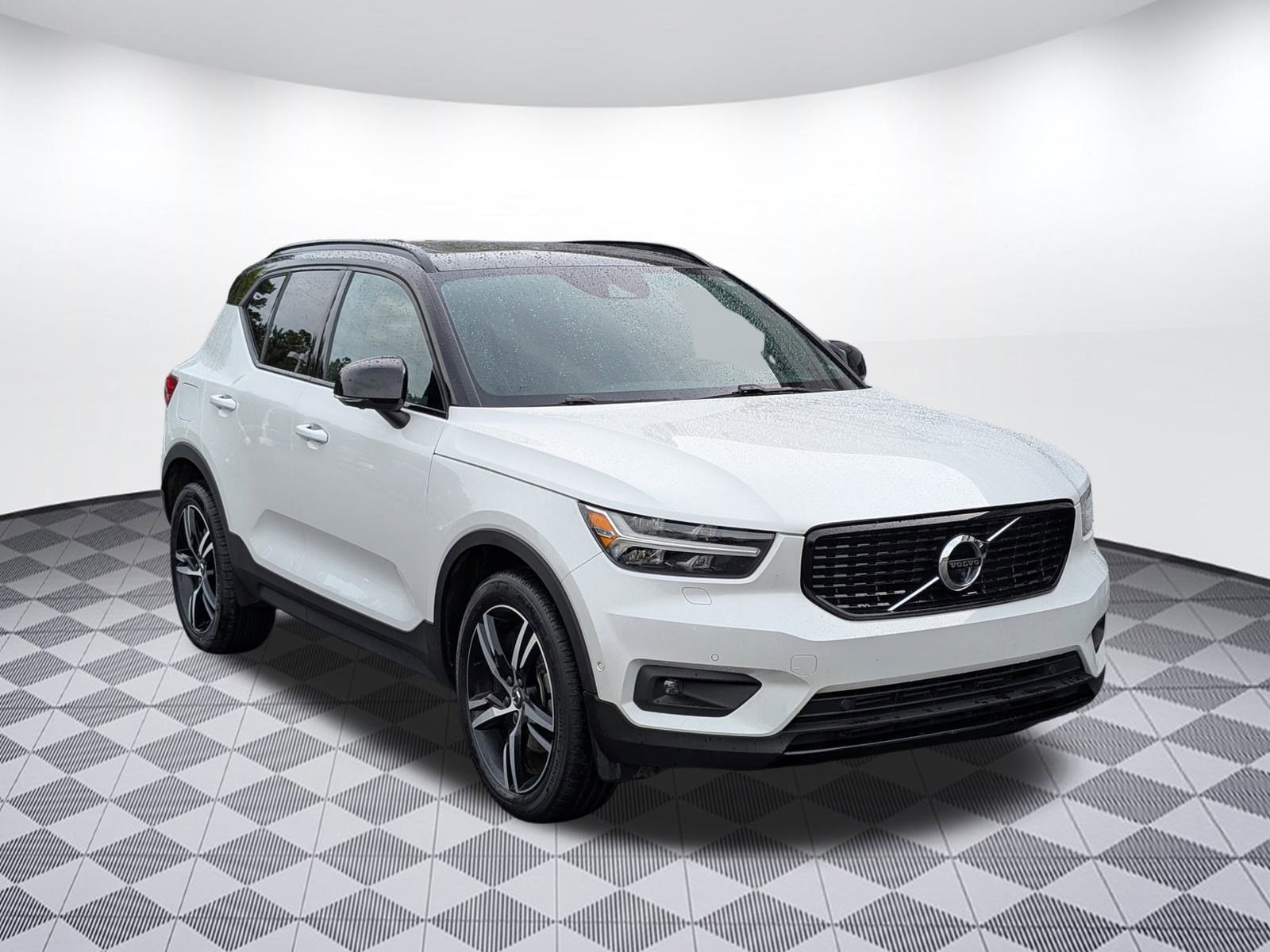 Used 2022 Volvo XC40 R-Design with VIN YV4162UM2N2767210 for sale in Nashville, TN