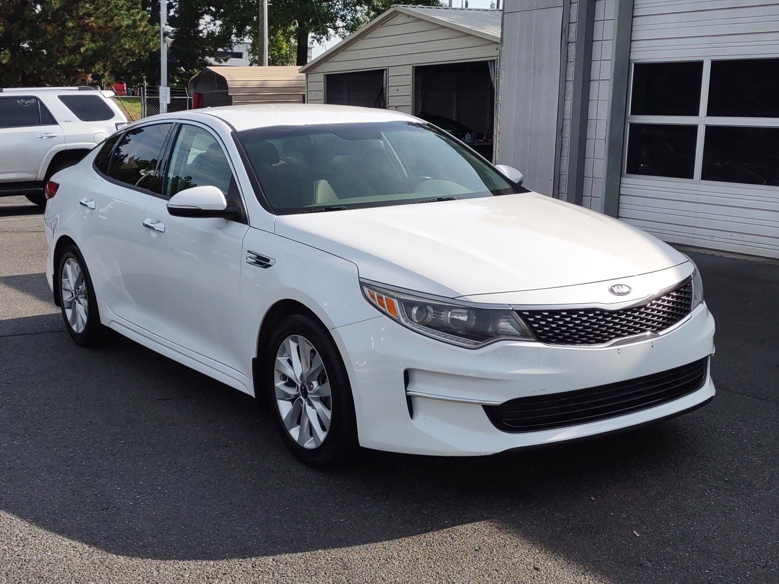 Used 2018 Kia Optima EX with VIN 5XXGU4L30JG227057 for sale in Nashville, TN