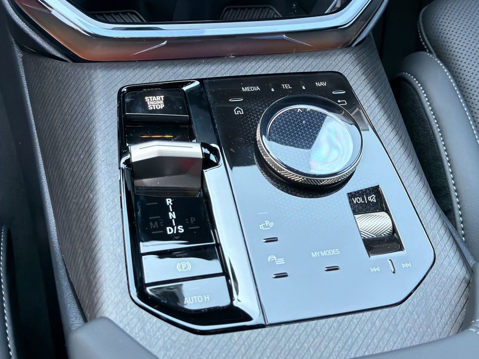 2025 BMW X3 30 - Photo 23