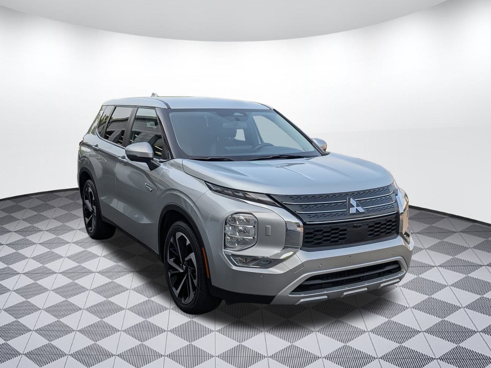 Used 2023 Mitsubishi Outlander Plug-In Hybrid SE with VIN JA4T5UA9XPZ061942 for sale in Nashville, TN
