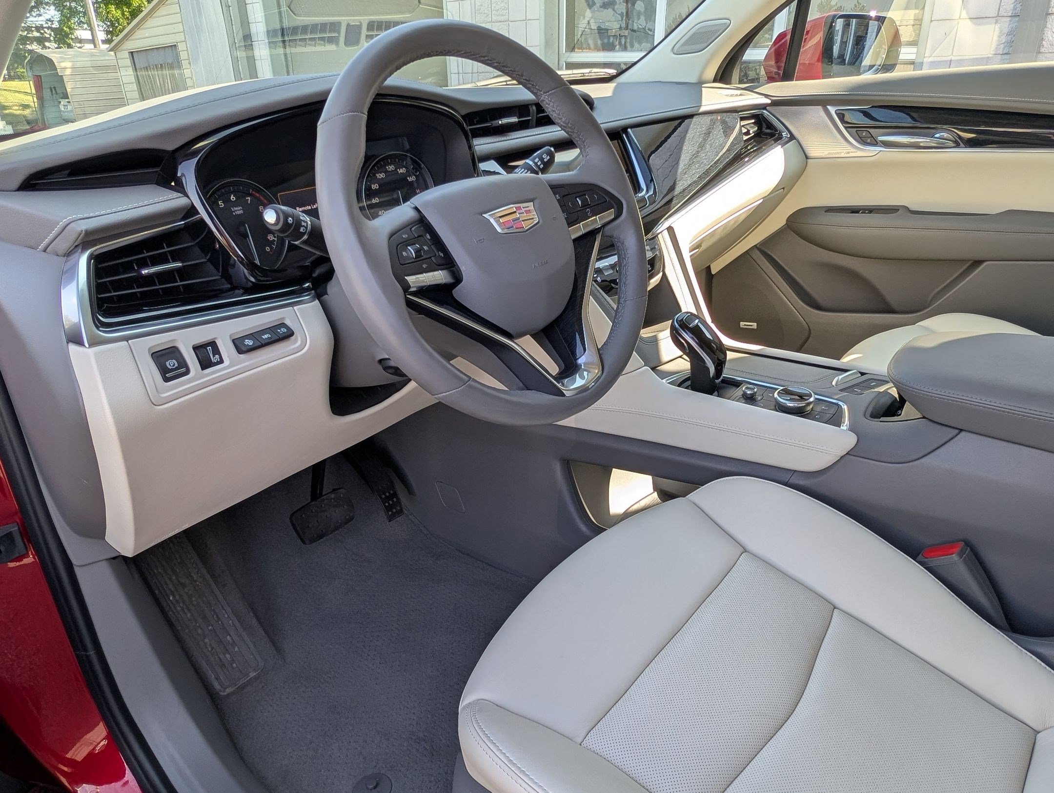 2025 Cadillac XT6 Premium Luxury photo 4