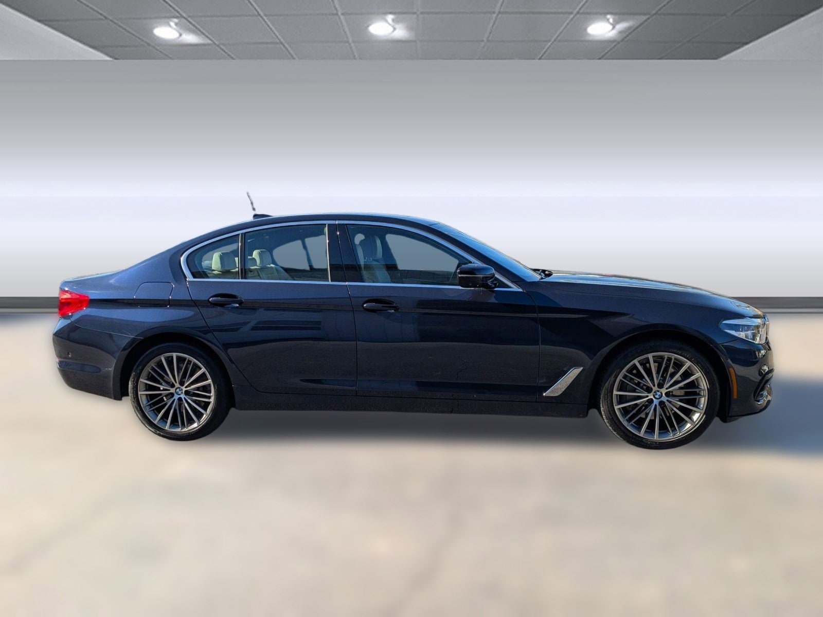 Image of 2020 BMW 530i xDrive Sedan