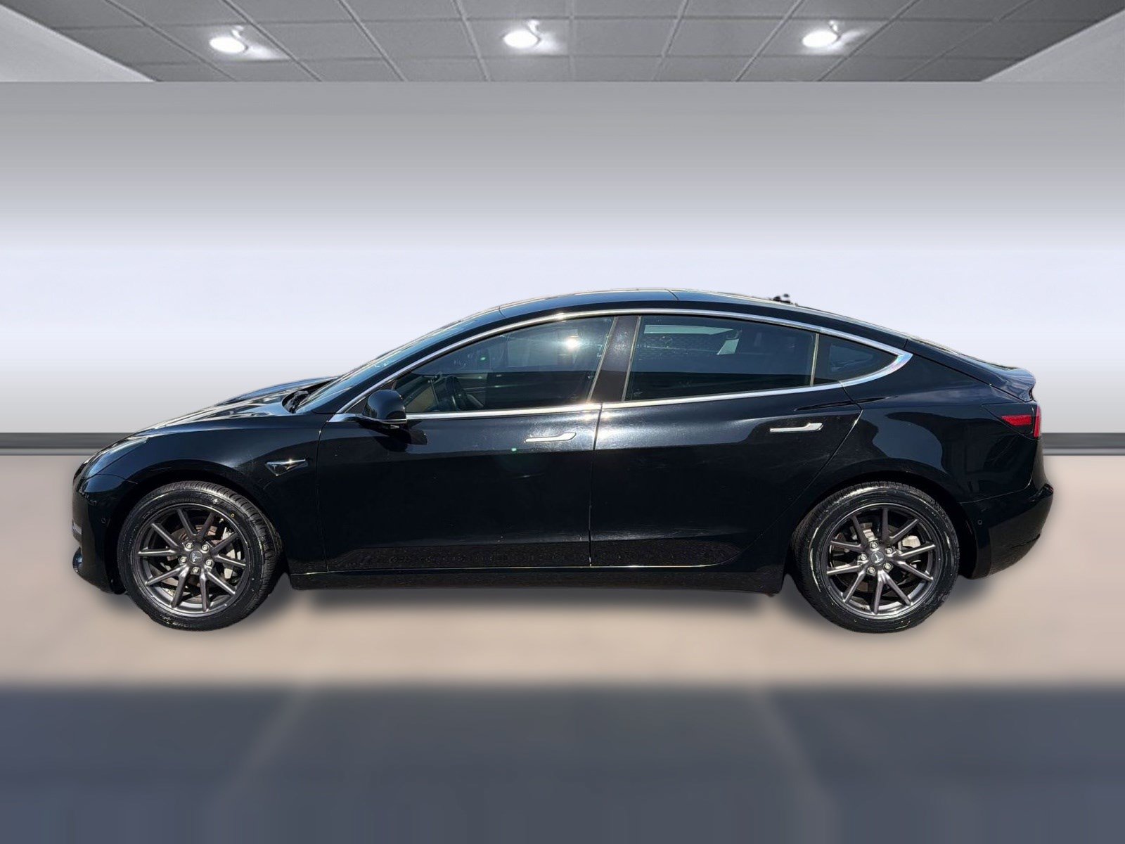 Used 2019 Tesla Model 3 Base with VIN 5YJ3E1EAXKF305693 for sale in Nashville, TN