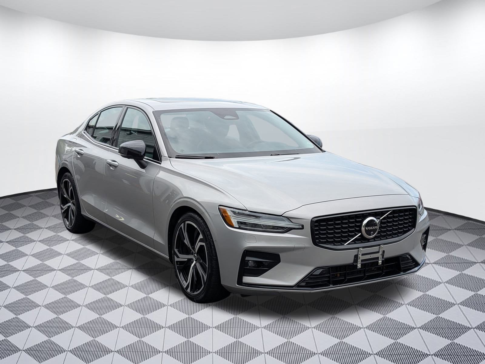 Used 2024 Volvo S60 Plus with VIN 7JRL12FL5RG306785 for sale in Nashville, TN