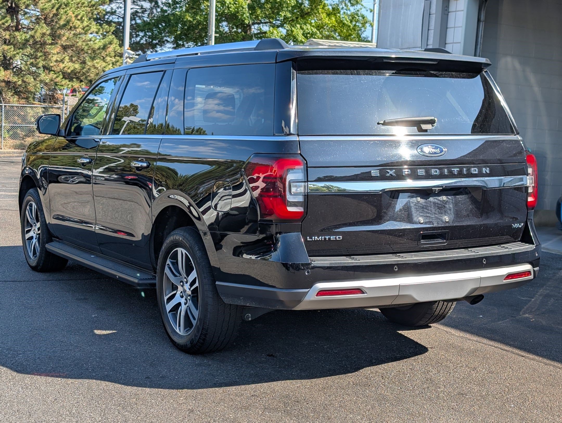 2024 Ford Expedition MAX Limited photo 2