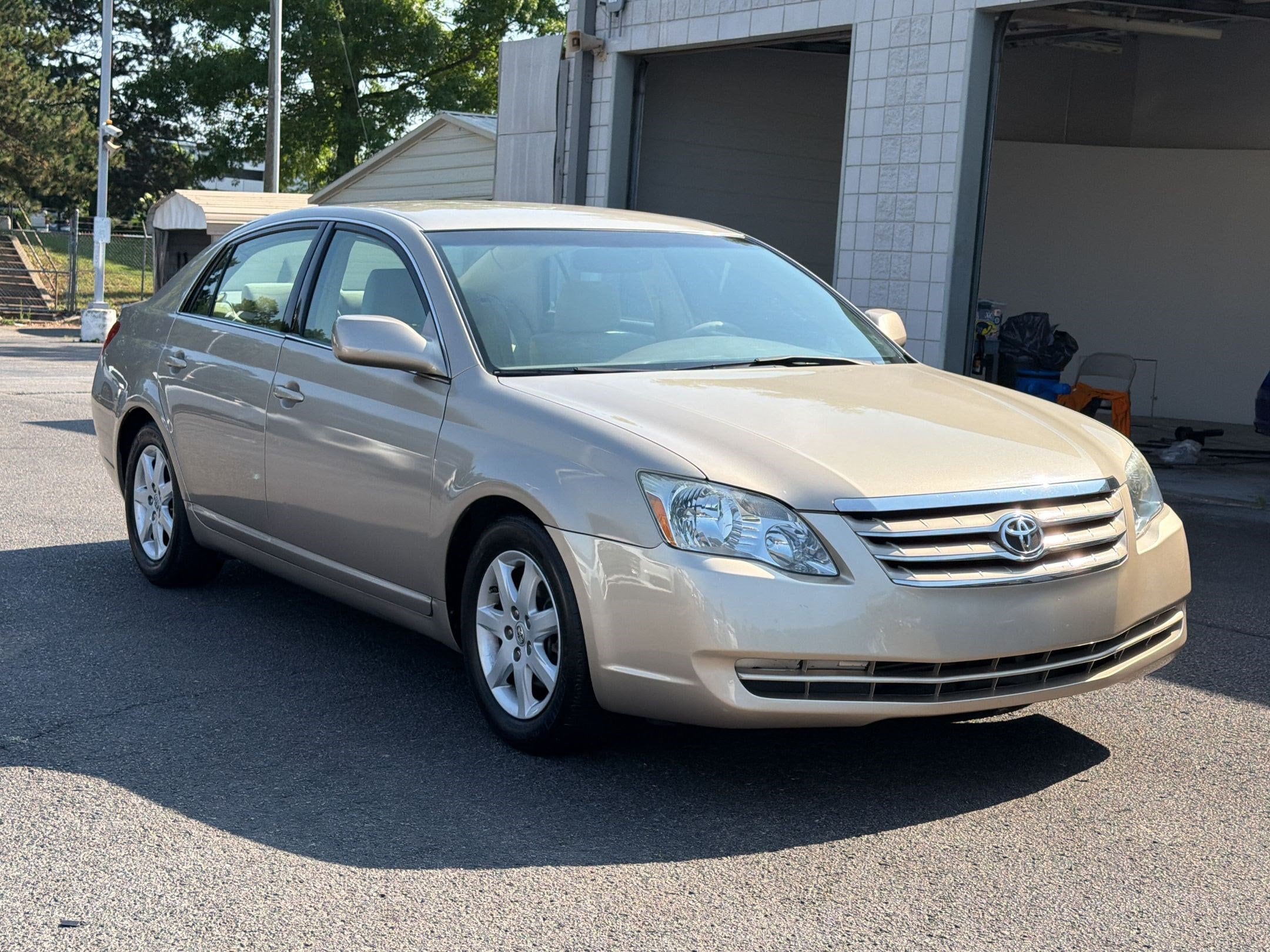 Avalon XL Sedan