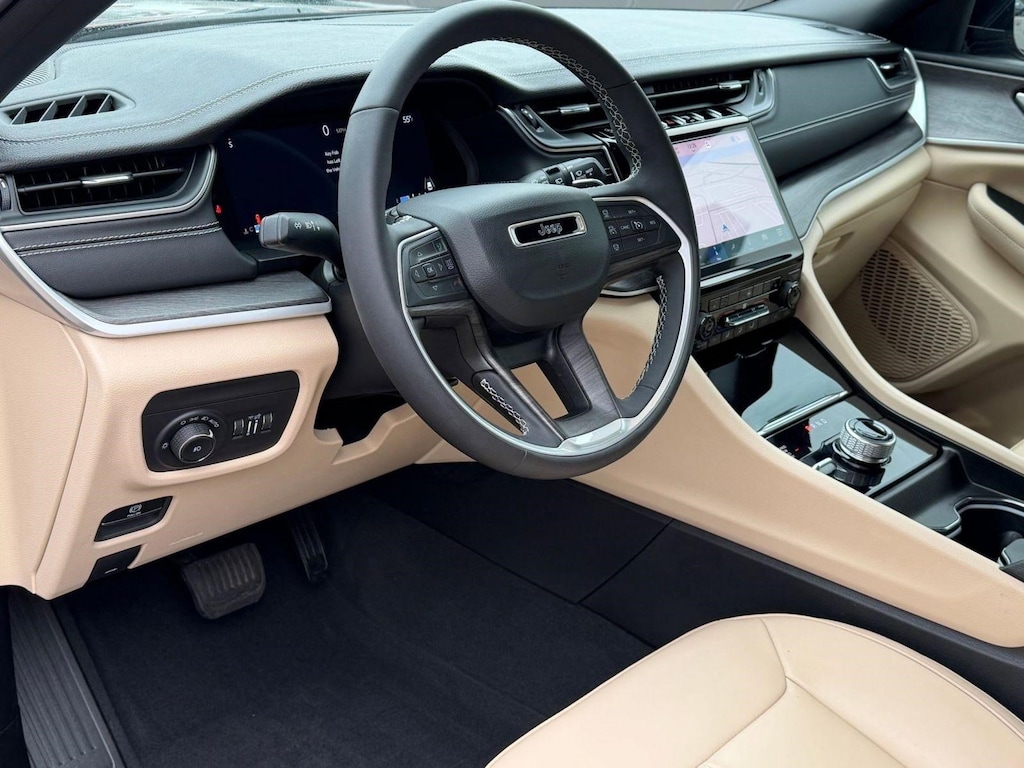 Used 2023 Jeep Grand Cherokee Limited SUV