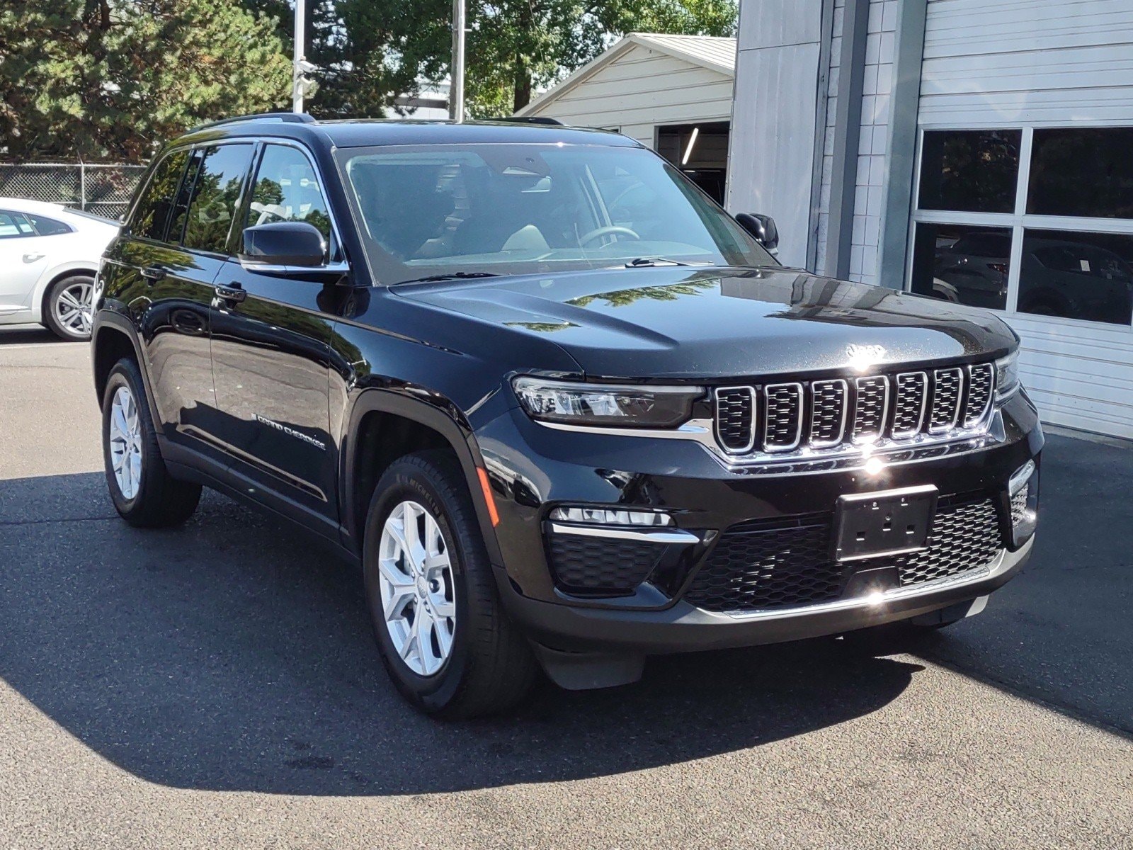 Used 2023 Jeep Grand Cherokee Limited with VIN 1C4RJHBG3PC512258 for sale in Nashville, TN