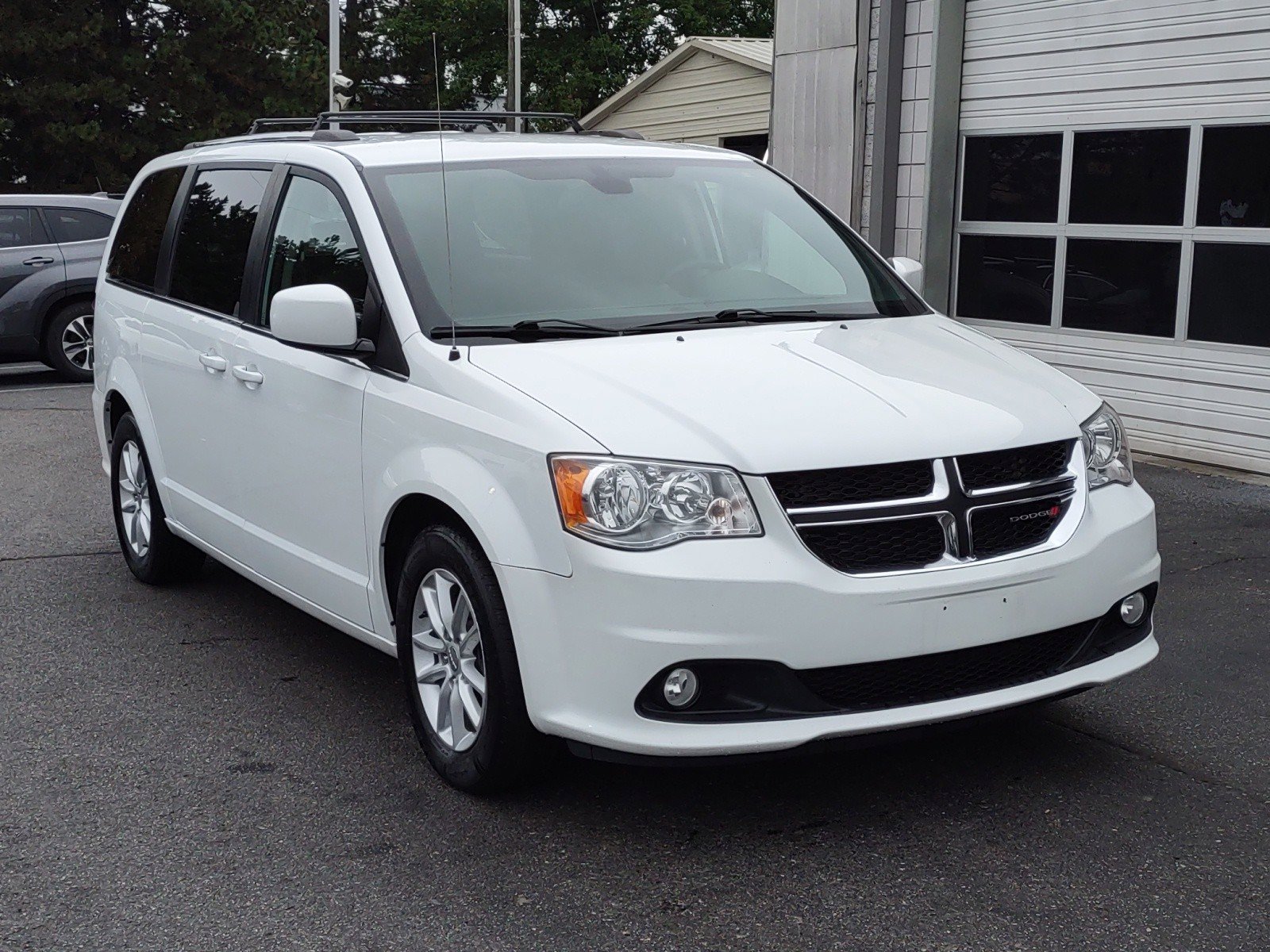 Used 2019 Dodge Grand Caravan SXT with VIN 2C4RDGCG3KR622744 for sale in Nashville, TN