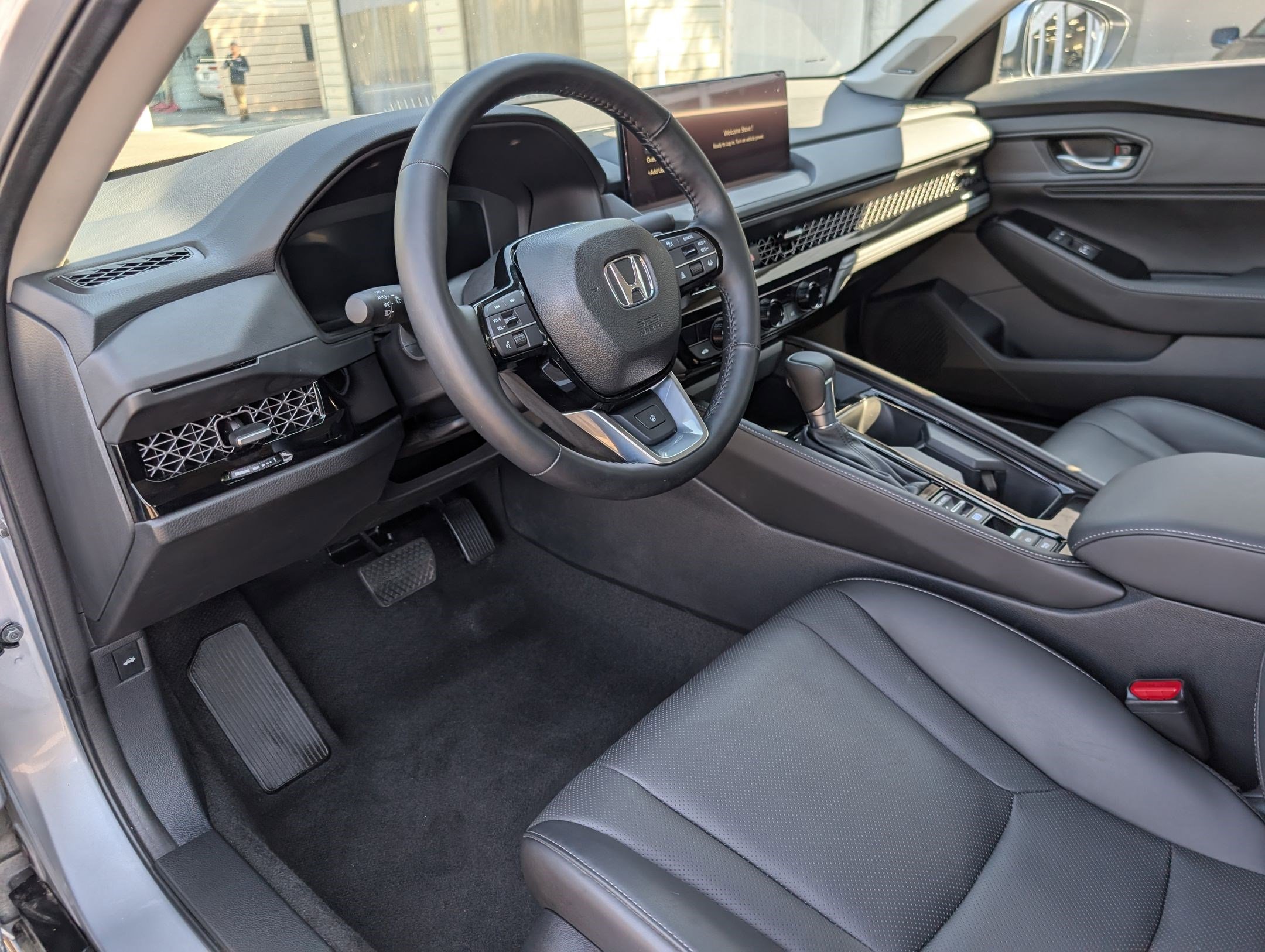 2025 Honda Accord Hybrid Touring photo 2
