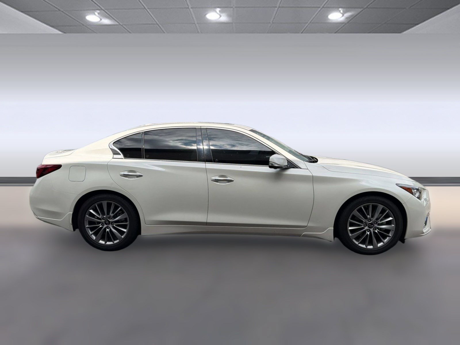 Q50 LUXE Sedan