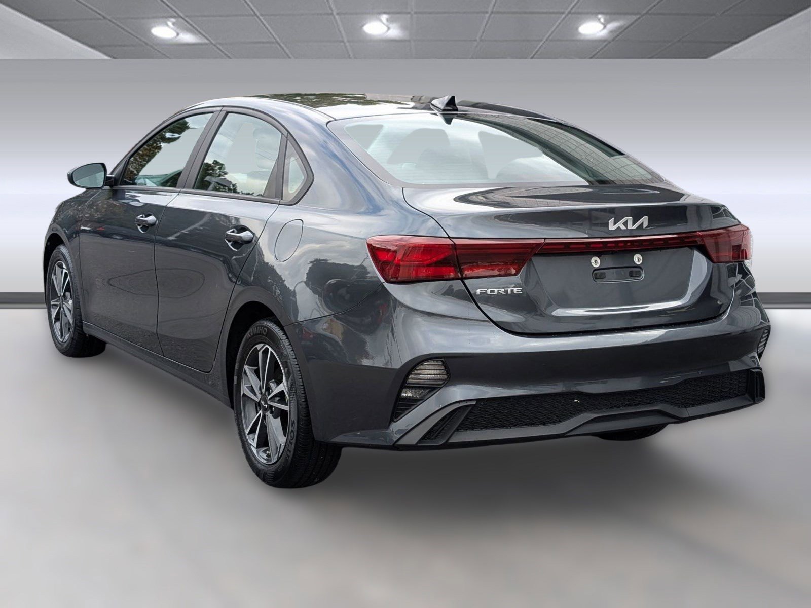 2024 Kia Forte LXS photo 2