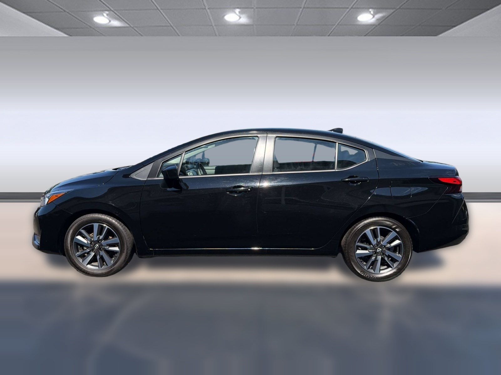 Versa SV Sedan