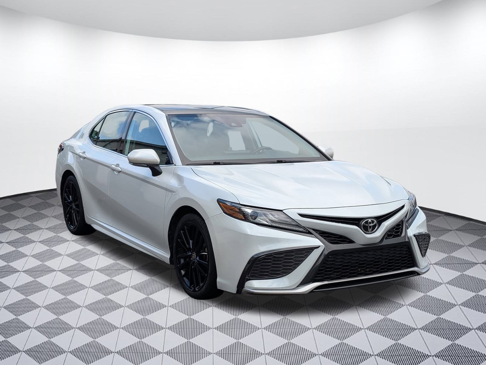Used 2021 Toyota Camry XSE with VIN 4T1K61AK5MU555761 for sale in Nashville, TN