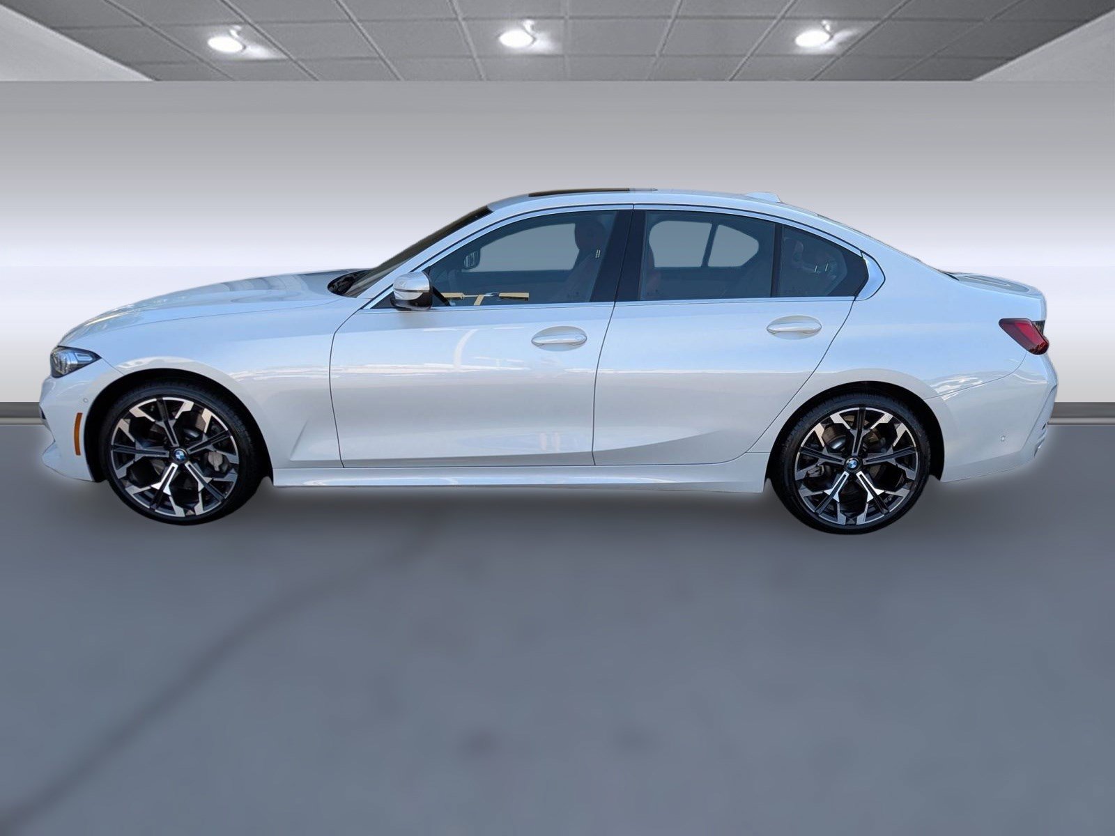 2025 Bmw 330i Sedan photo 2