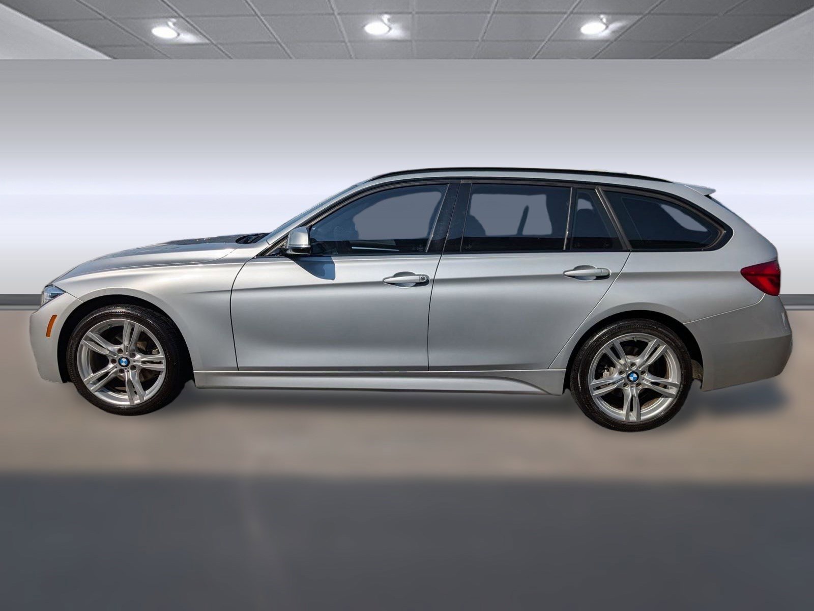 2016 Bmw 328i xDrive Sports Wagon photo 2
