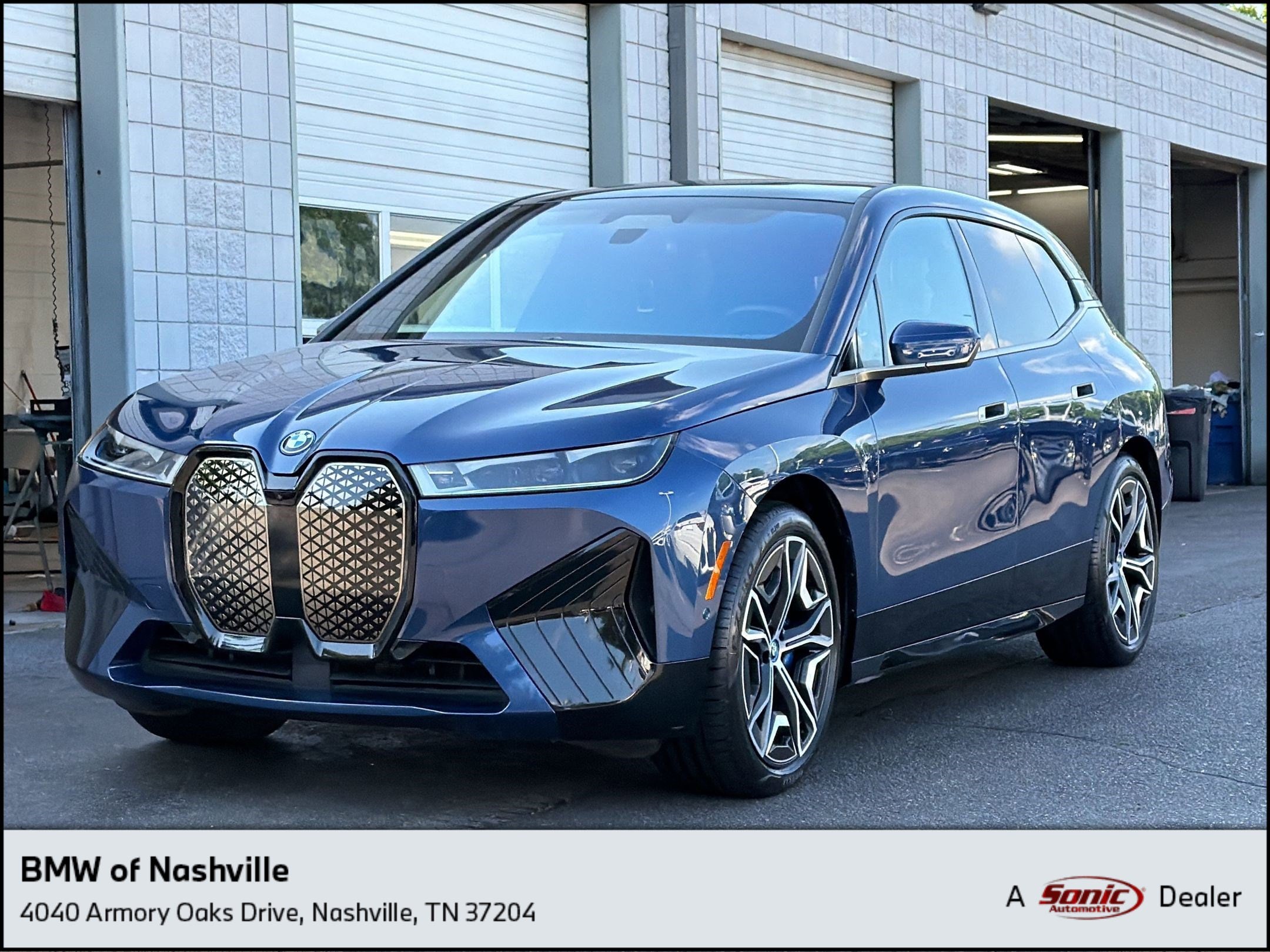 2023 BMW iX xDrive50's photo