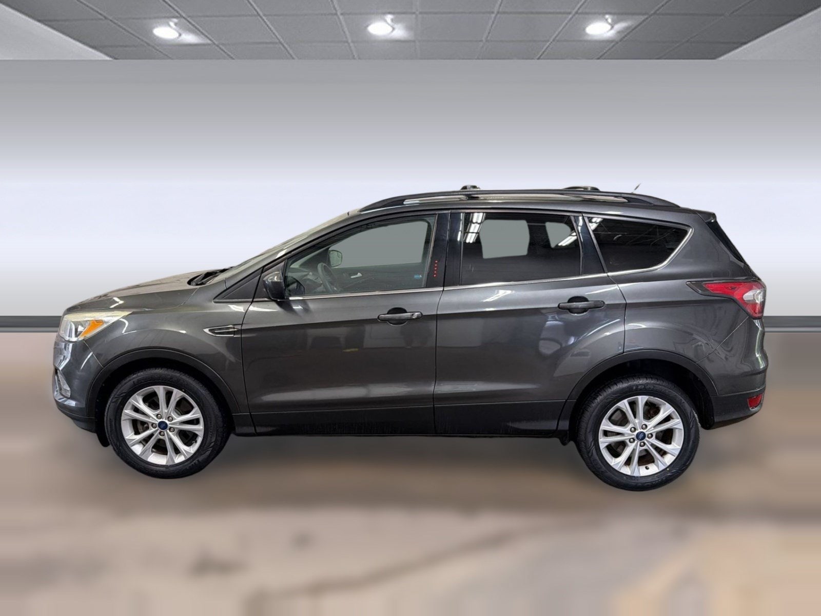 Used 2017 Ford Escape SE with VIN 1FMCU0G96HUB24537 for sale in Nashville, TN