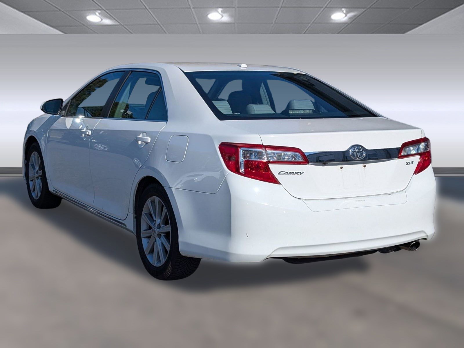 2012 Toyota Camry XLE photo 3