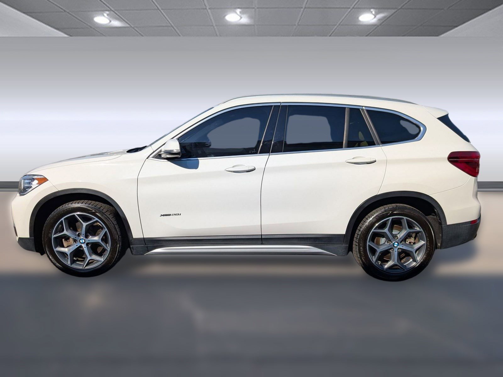 2018 Bmw X1 XDrive28i photo 2