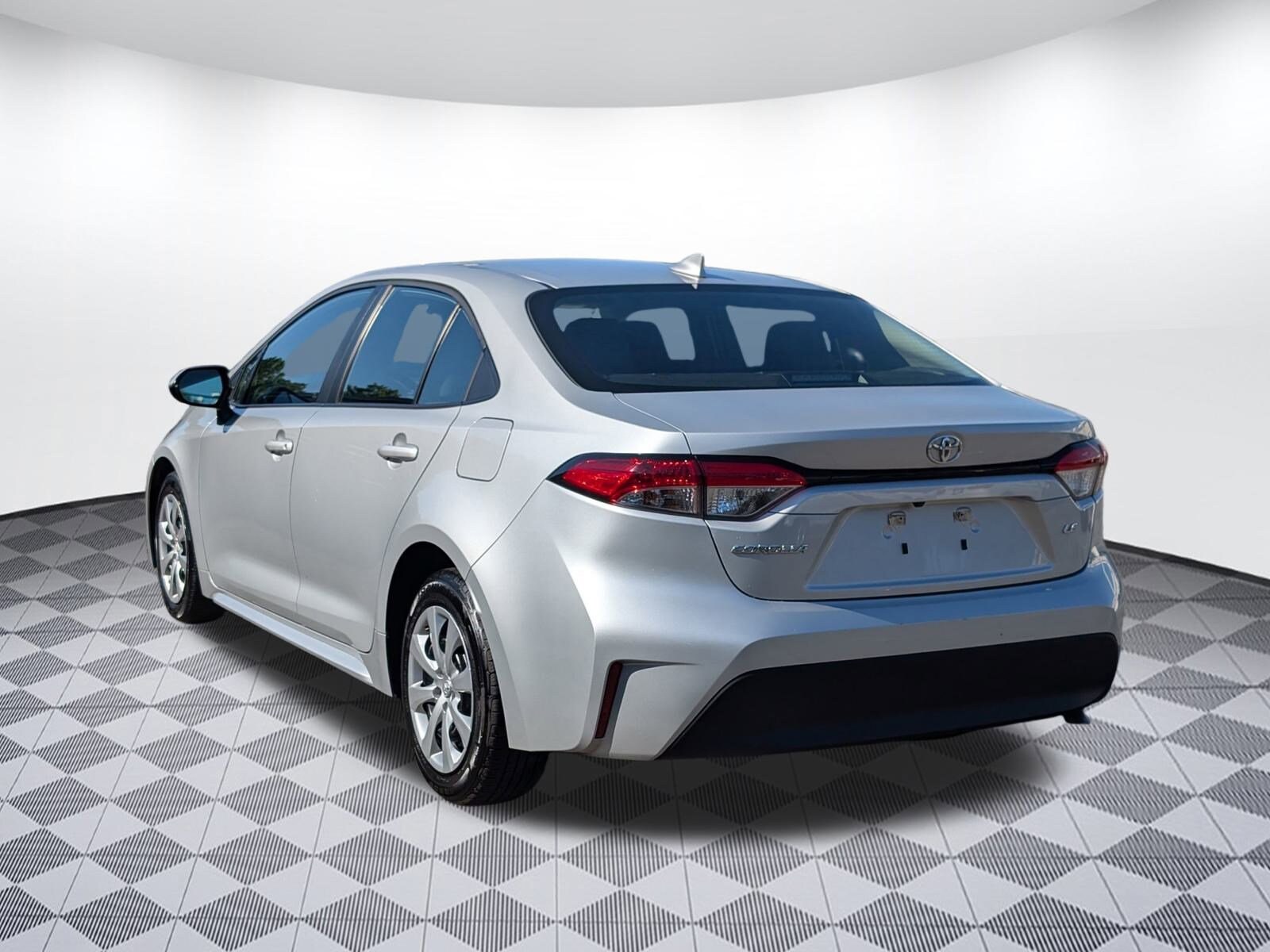 2023 Toyota Corolla LE photo 2